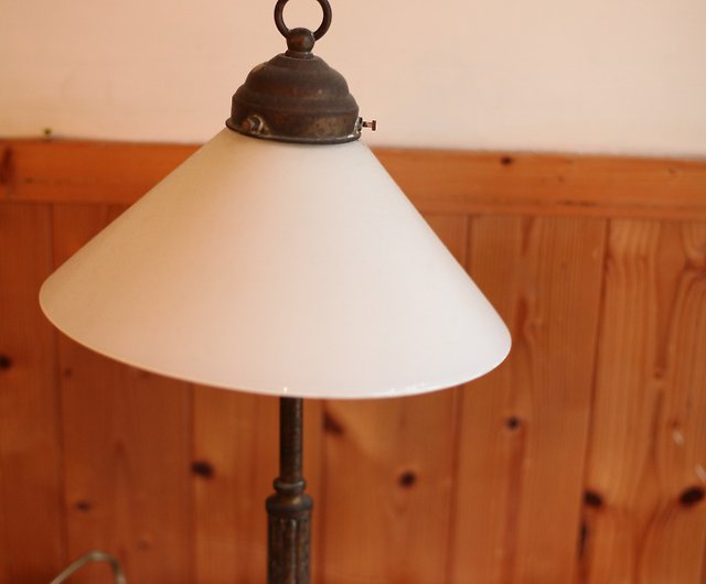 Good Day Dutch Vintage Elegant, Antique Vintage Table Lamps
