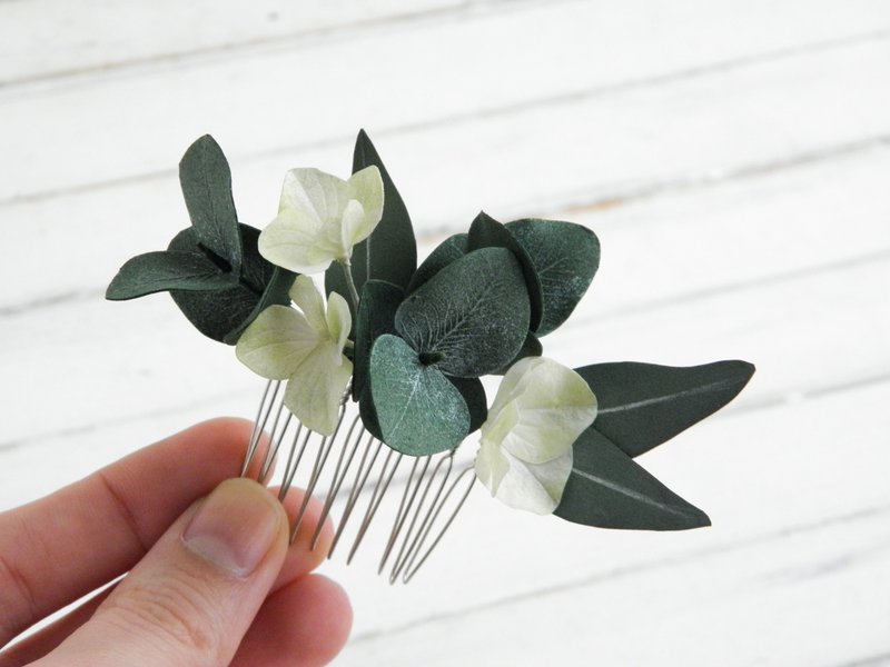 Wedding flower hair comb Eucalyptus hair piece Flowers hair comb bride - 髮夾/髮圈 - 其他材質 綠色