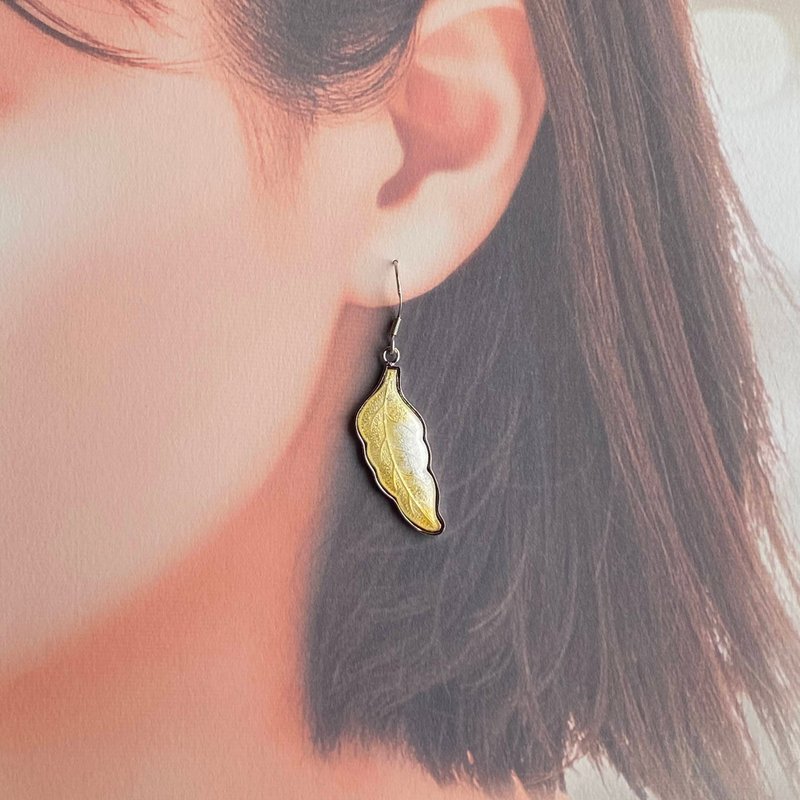 Feather [Gold] Cloisonne Clip-On, sterling silver cloisonne - ต่างหู - เงิน สีทอง