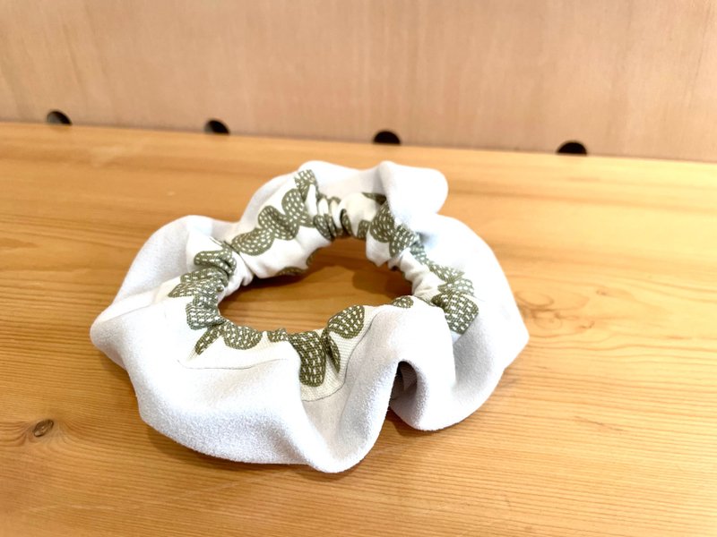 Chez. Small things series-suede hair tie-Pearl White x Golden Doudou - Hair Accessories - Polyester White