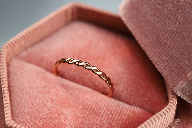 14K Rose Gold Twist Ring - แหวนทั่วไป - โรสโกลด์ สึชมพู