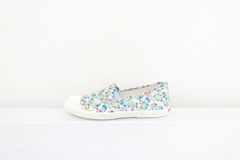 Slip-on casual shoes Flat Sneakers with Japanese fabrics Leather insole - รองเท้าลำลองผู้หญิง - ผ้าฝ้าย/ผ้าลินิน สีน้ำเงิน