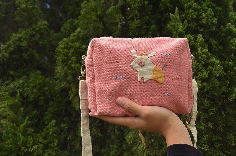 Blue Mouth Goat/ Hand Embroidery/ Side Back Pouch - Messenger Bags & Sling Bags - Cotton & Hemp Pink