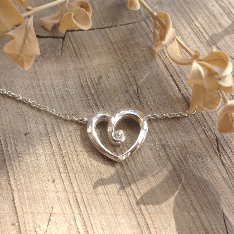 Silver hollow heart-shaped diamond necklace - Stone pendant handmade