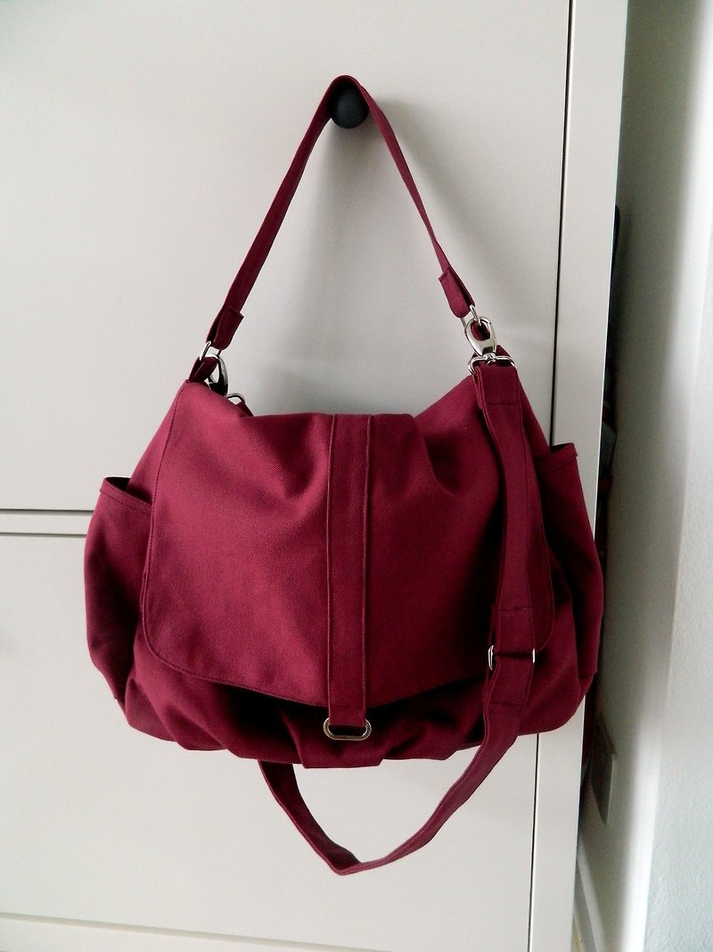 Rose Red canvas Messenger bag / Diaper bag / Travel shoulder bag - no.18 Daniel - กระเป๋าแมสเซนเจอร์ - วัสดุอื่นๆ สีแดง