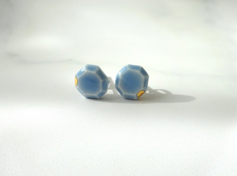 kotsubu ceramic earrings octagonal light blue - ต่างหู - ดินเผา สีน้ำเงิน