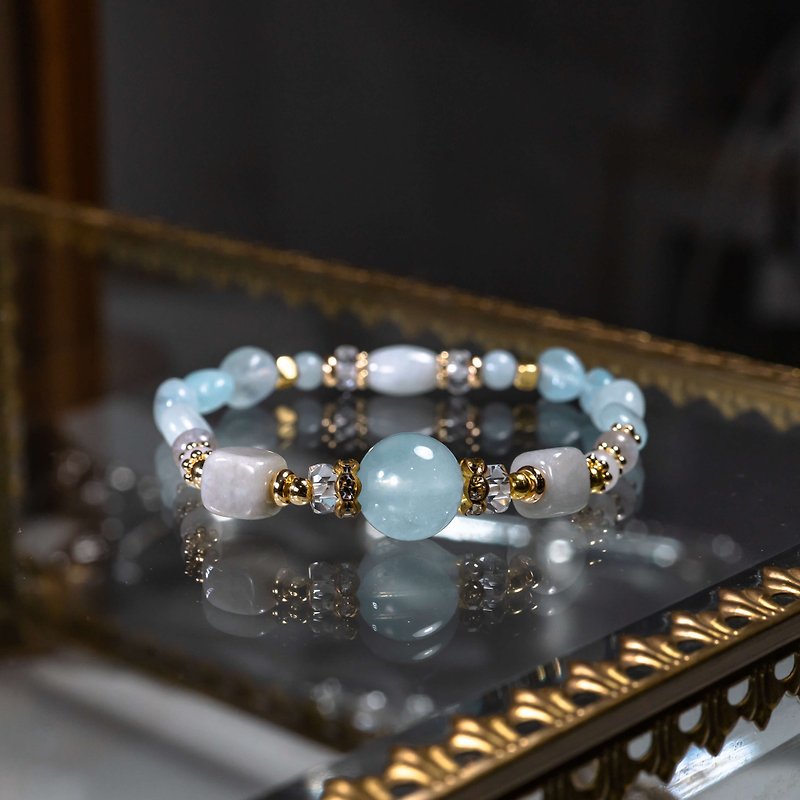 Jewelry box in the shallow sea/natural stone bracelet aquamarine emerald white crystal labradorite white marble - Bracelets - Semi-Precious Stones Blue