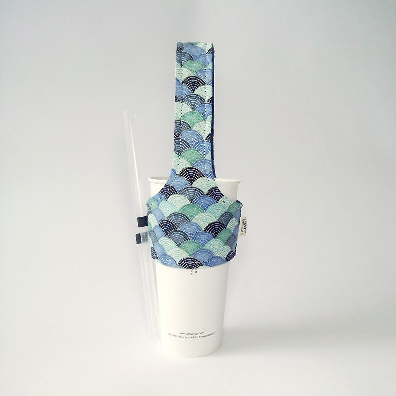 【美麗雲彩-藍】飲料杯套 環保杯套 - 杯袋/飲料提袋 - 棉．麻 藍色