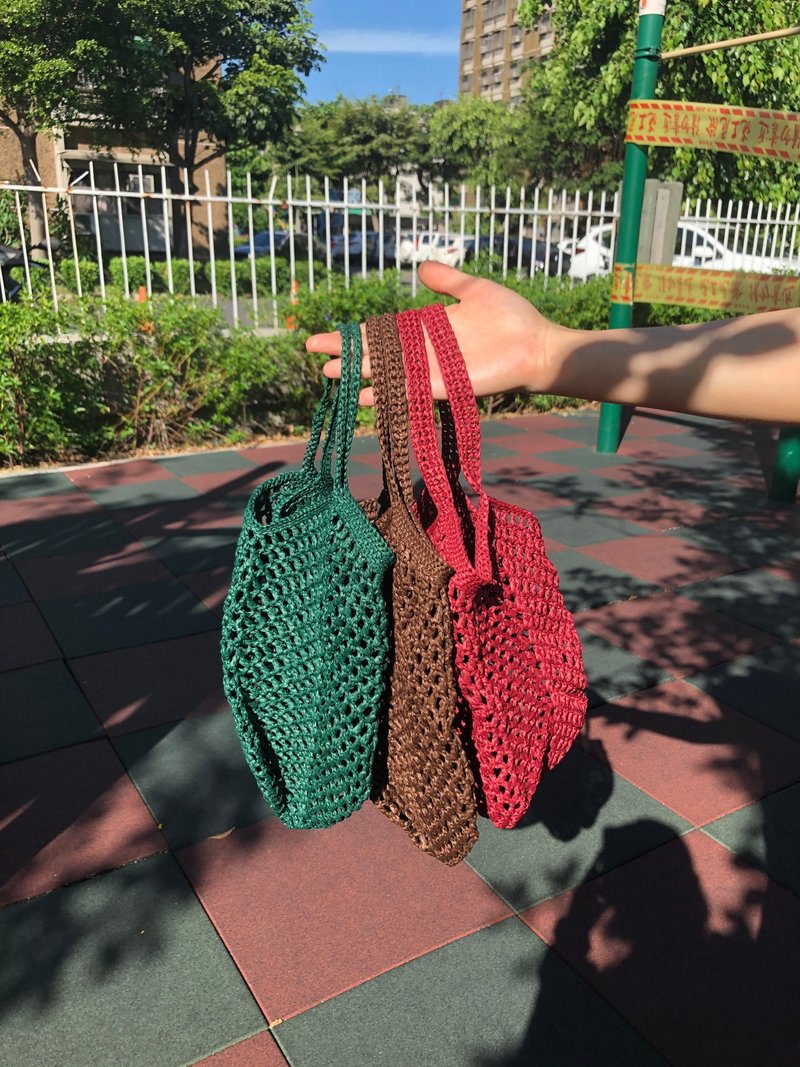 Medium Woven Shopping Bag - กระเป๋าถือ - วัสดุกันนำ้ 