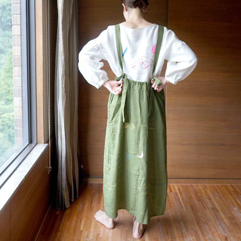 Yinke手工印花製作綠色亞麻山稜月亮 / 大塊小手 綁帶口袋裙洋裝 - 洋裝/連身裙 - 棉．麻 綠色