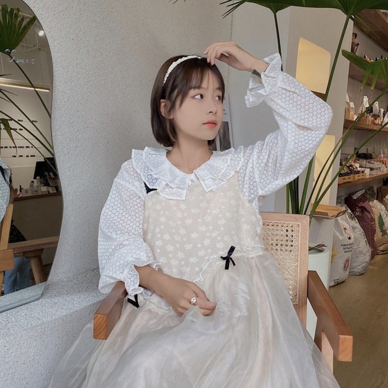 White small flower double-layer lace collar air-sensing long-sleeved shirt - เสื้อผู้หญิง - ผ้าฝ้าย/ผ้าลินิน ขาว