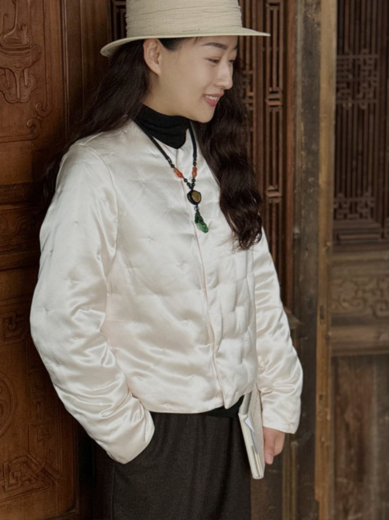 初演 新中式 加厚短款唐裝羽絨服 - 女大衣/外套 - 聚酯纖維 多色