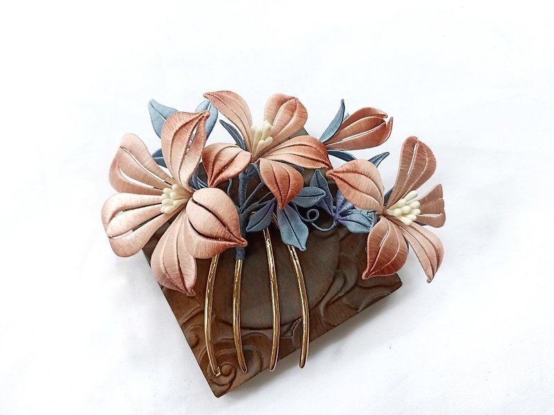 Jiangnan Spring Scenery Pink Flowers and Blue Leaves Ancient Winding Flowers Handmade Crafts Hairpins Hair Accessories - Hair Accessories - Thread Pink