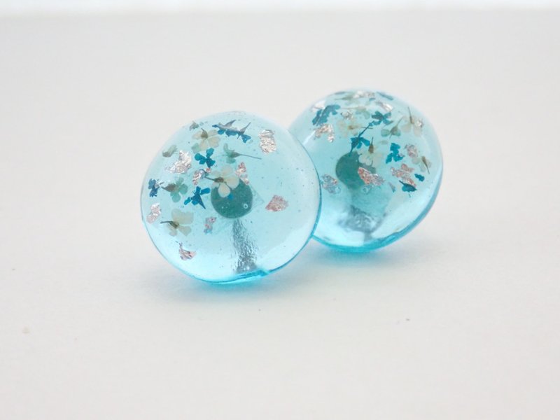 Ocean Blue Glass x Flower lover Titanium Post Earrings - 耳環/耳夾/耳骨夾 - 玻璃 藍色