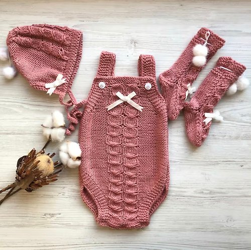 V.I.Angel Hand knit berry color clothing set for baby girl: romper, hat, socks.