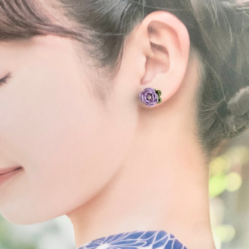 3-D rose Collection: Tatted rose earrings/ purple/ gift/ hypoallergenic - ต่างหู - ผ้าฝ้าย/ผ้าลินิน สีม่วง