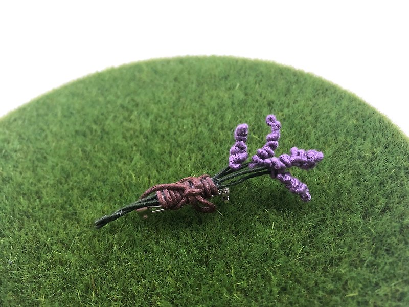 ラベンダーブローチ植物刺繍ブーケピン - ブローチ - 刺しゅう糸 パープル