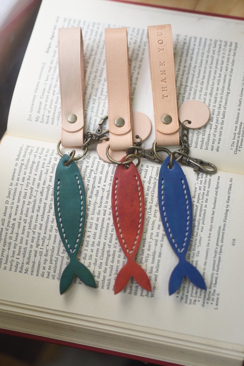 Leather strap, leather key ring, leather key ring, free lettering, easy to use - ที่ห้อยกุญแจ - หนังแท้ สีน้ำเงิน