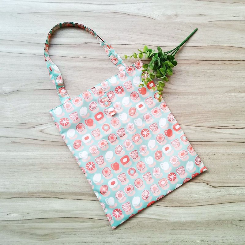 [waterproof shopping bag] green flower - กระเป๋าถือ - วัสดุกันนำ้ สีเขียว