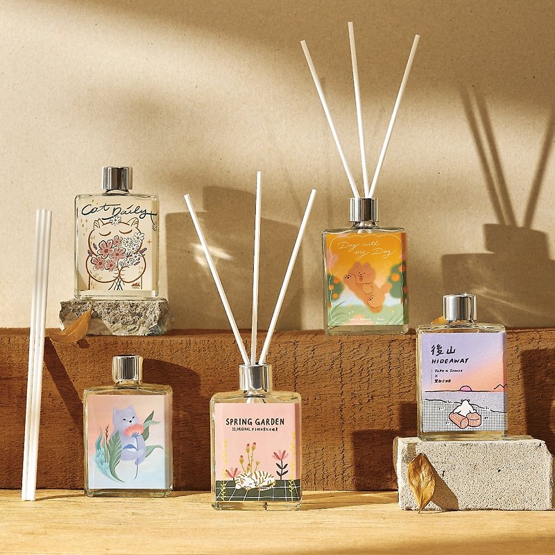Charity joint Take a Snooze 5th anniversary co-branded series of five fragrance diffusers - Fragrances - Essential Oils White