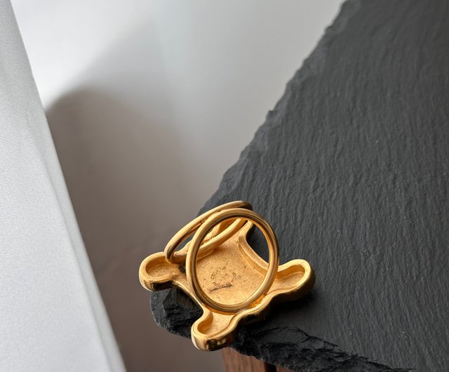 CELINE セリーヌ トリオンフ ロゴ フランス製 ゴールド ブローチ