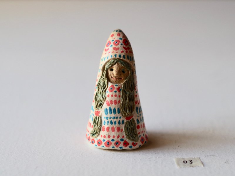 Smiling fairy 3   ring holder 　pottery doll - General Rings - Pottery White