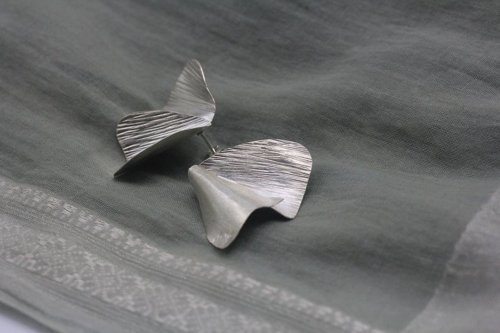 Stories of silver and silk Handmade leaf-shape silver earrings in silver or partial gold plating (E0212)