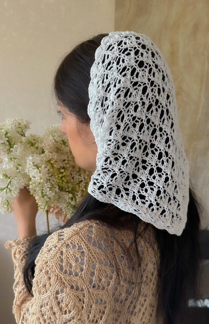 Summer beanie Triangle kerchief for women Handmade knit headscarf in cotton - หมวก - ผ้าฝ้าย/ผ้าลินิน 
