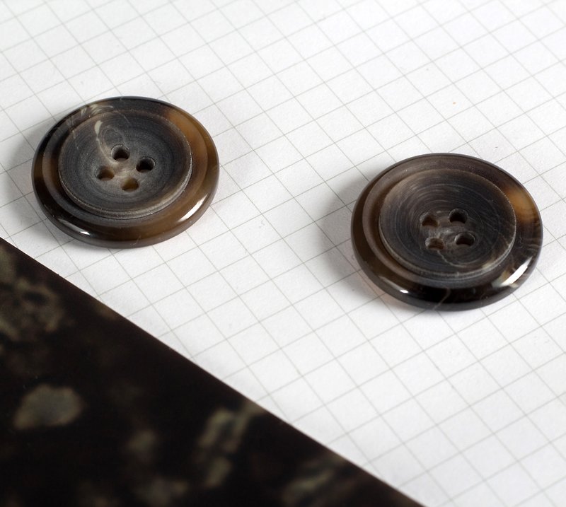 Button four-hole button celluloid (2 into) - ชิ้นส่วน/วัสดุอุปกรณ์ - พลาสติก สีกากี