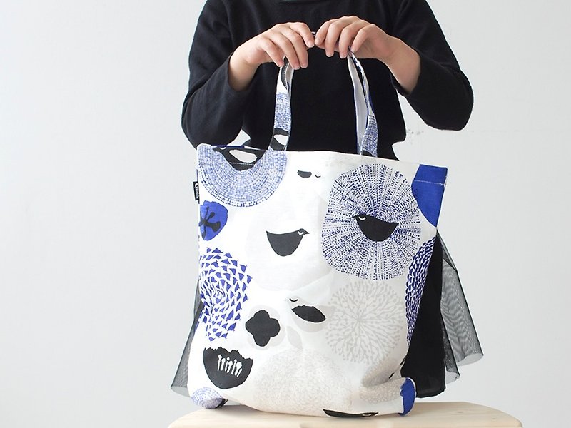 Finnish fabric Kauniste tote canvas bag/Christmas gift/exchange gift (SUNNUNTAI) - กระเป๋าถือ - ผ้าฝ้าย/ผ้าลินิน สีน้ำเงิน