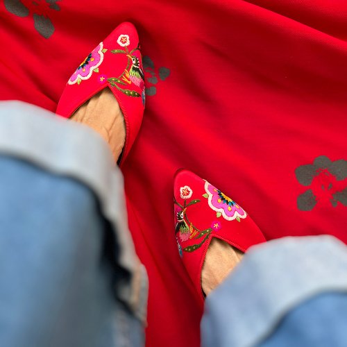 Suzhou Cobblers 摩登繡鞋 中國扣荷尖拖鞋/絲綢 刺繡 蘇繡 繡花拖鞋 手工繡花 婚鞋 新婚禮