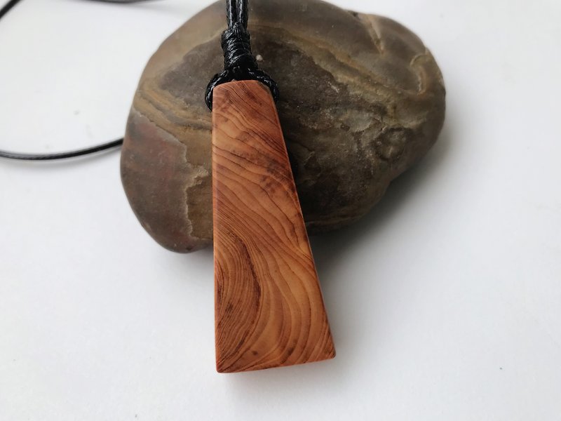 Exclusive warmth. Beech wood necklace - Necklaces - Wood Multicolor