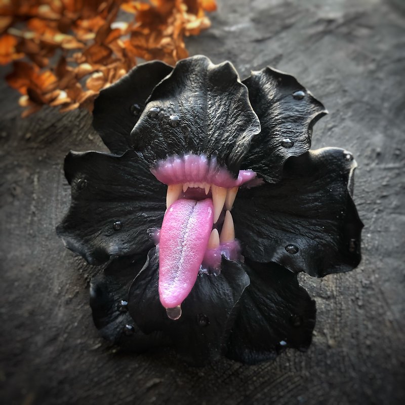 Flower with teeth brooch jewelry/gothic gifts/black flower pin/rose jewelry - Brooches - Plastic Black