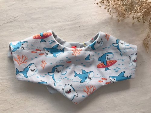 Cha˙Dor 鯊魚海世界  360度雙面手工純棉六層紗星星圍兜口水巾