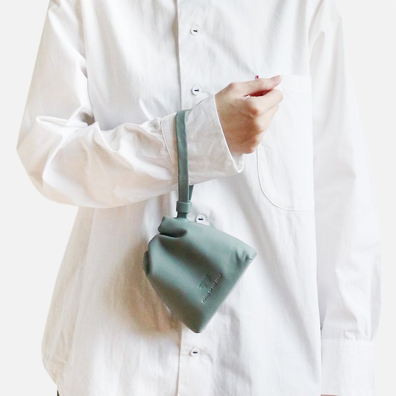 mini bucket pouch : blue grey - กระเป๋าสตางค์ - หนังแท้ 