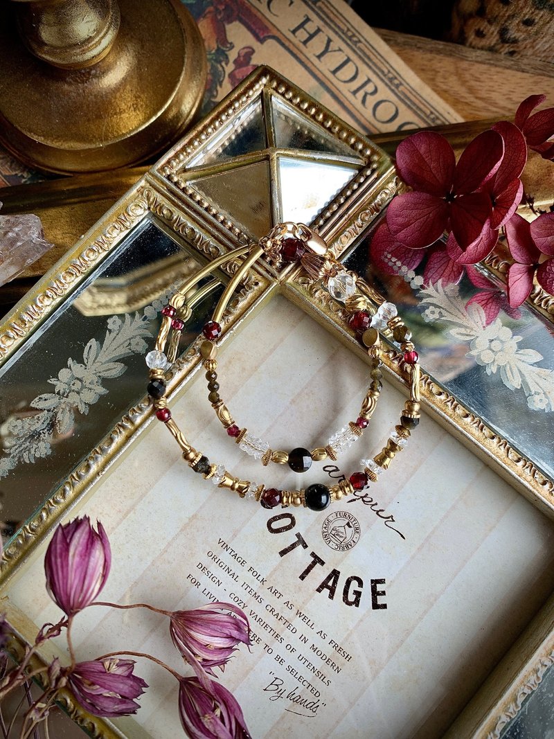 -Dare to love, dare to hate-natural crystal bracelet/ Bronze bracelet - สร้อยข้อมือ - คริสตัล หลากหลายสี