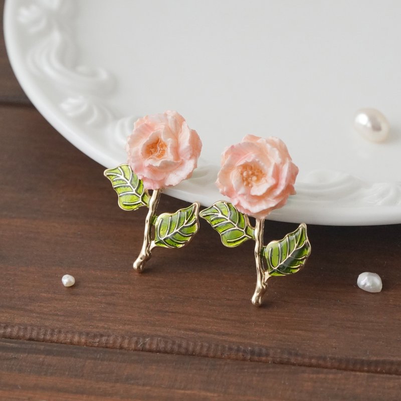 Peony with Vintage Style Leaves Earrings/Clip on  (Customizable) - ต่างหู - ดินเหนียว สึชมพู