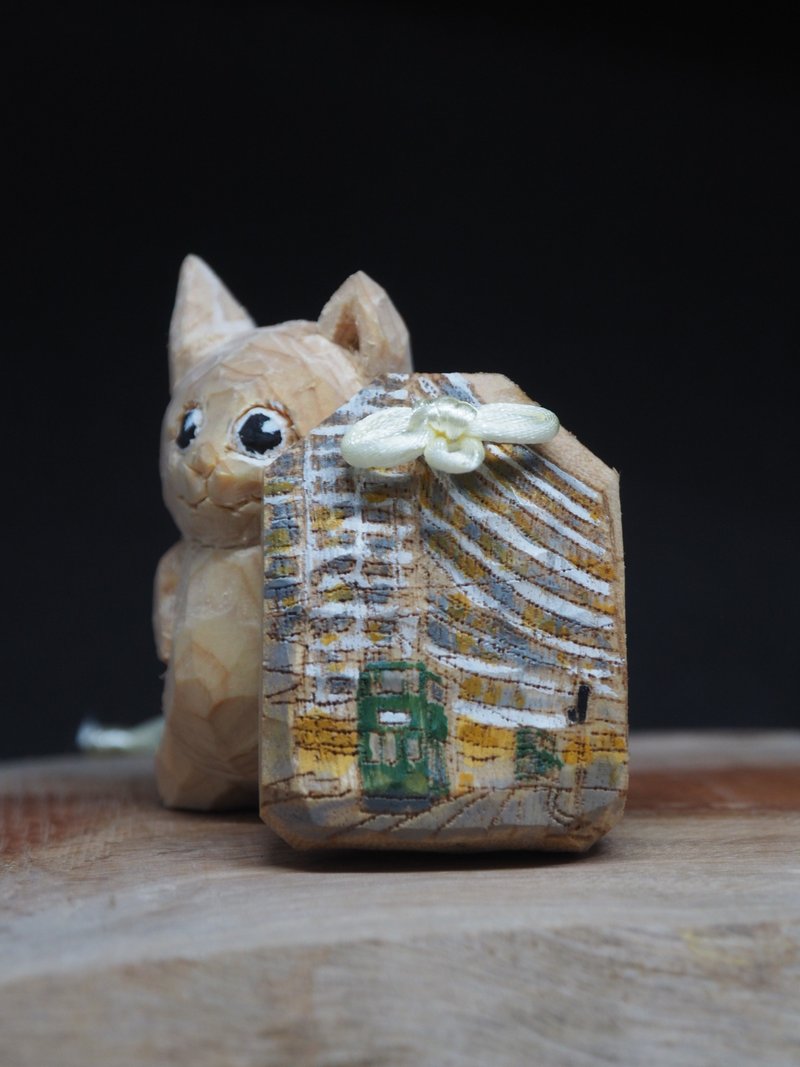 怪獸大廈迷你御守(香港樟木) - 木工/竹藝/紙雕 - 木頭 灰色