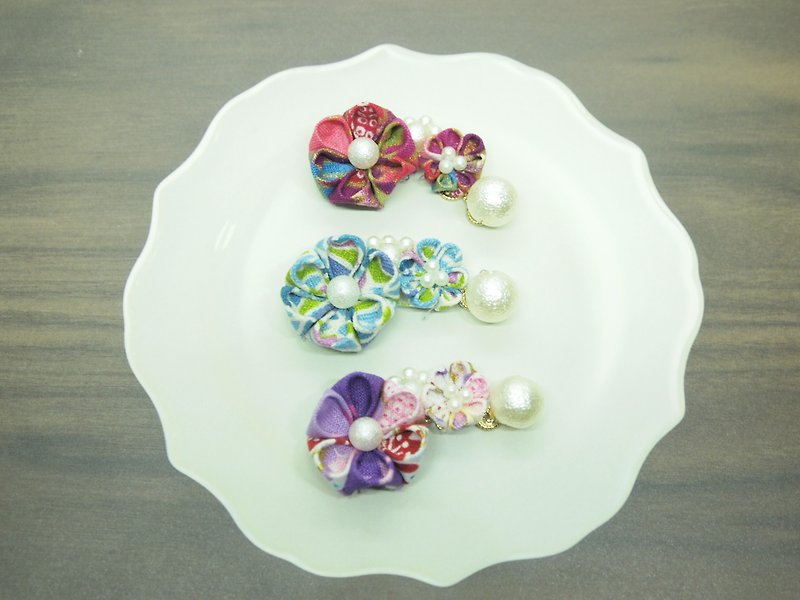 Adult cute tsumami flowers and pearl hair accessories / ear clips - Hair Accessories - Cotton & Hemp Multicolor