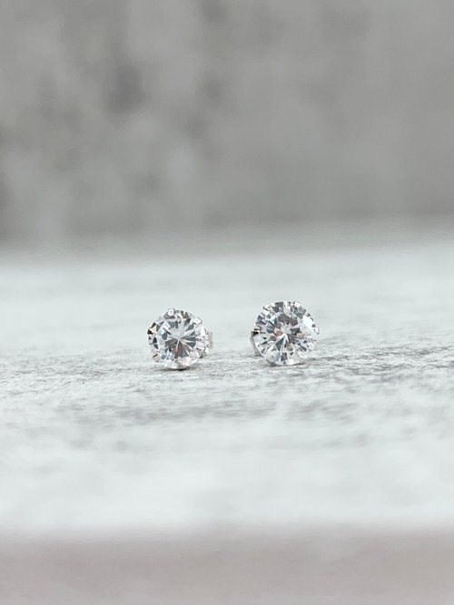 Juno Jewelry 嘉龍珠寶 天然水晶鑽耳環 6.5mm奧地利水晶 白K金 K375