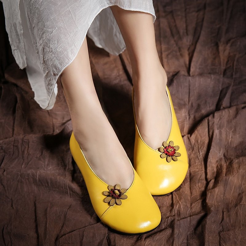 Macaron shallow mouth flat shoes women's playful and comfortable single shoes - รองเท้าหนังผู้หญิง - หนังแท้ สึชมพู