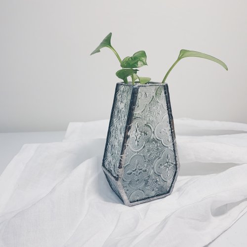 象眼細工のガラス台湾のすりガラスベゴニアの花のガラス小さな花瓶