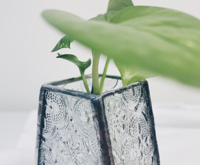 【ガラスの花器】✴︎オーラを放つ存在感✴︎ ハリオ ガラスのある生活 ガラスの花器 HARIO【フラワーベース ガラス