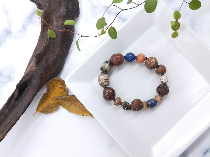 [Unique goods] Pu Tizi*lapis lazuli*blue coral assorted hand-string - Bracelets - Wood Multicolor