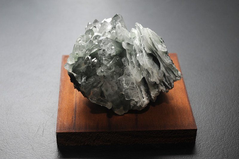 Green Ghost Crystal Ore/Crystal/Spiritual Cultivation/Good Luck/Lucky/Broken Evil/Anti-villain - Items for Display - Crystal 