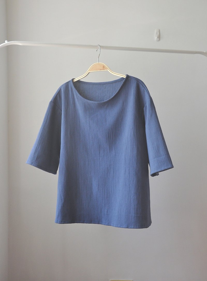 Autumn fifth sleeve shirt - Blue - เสื้อผู้หญิง - ผ้าฝ้าย/ผ้าลินิน สีน้ำเงิน