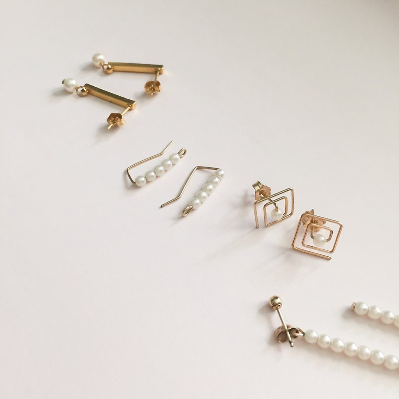 goody bag / small pearl earrings - ต่างหู - โลหะ สีทอง