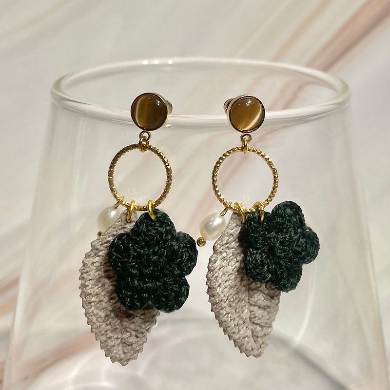 [Chestnut flower] woven plant series earrings - Earrings & Clip-ons - Other Materials Multicolor
