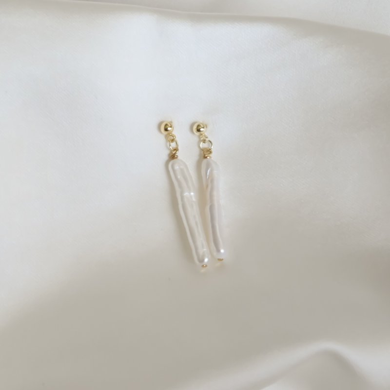 Suavia | Shot 001 - Earrings & Clip-ons - Pearl Gold