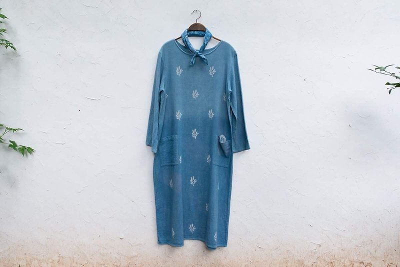 Lady Bug Dress | Indigo dyed cotton |  - ชุดเดรส - ผ้าฝ้าย/ผ้าลินิน สีน้ำเงิน